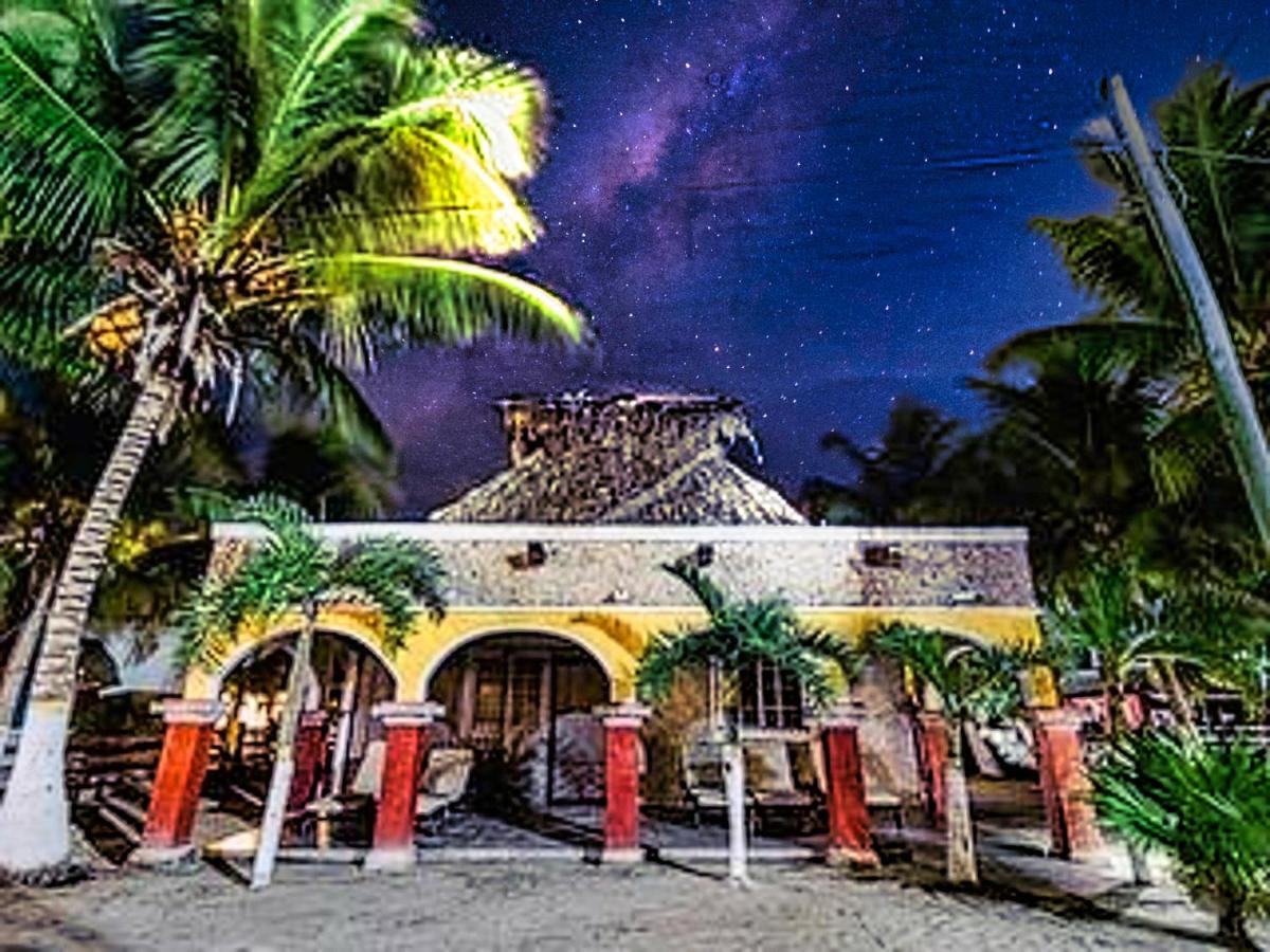 Hacienda Antigua Villa, 50M From Sandy Beach El Cuyo Exterior photo