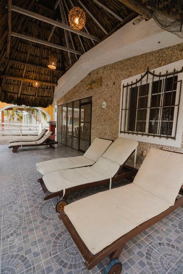 Hacienda Antigua Villa, 50M From Sandy Beach El Cuyo Exterior photo